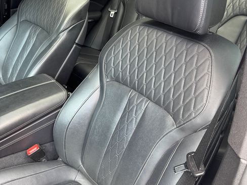 Used 2019 BMW X5 xDrive50i w/ M Sport Package image 22