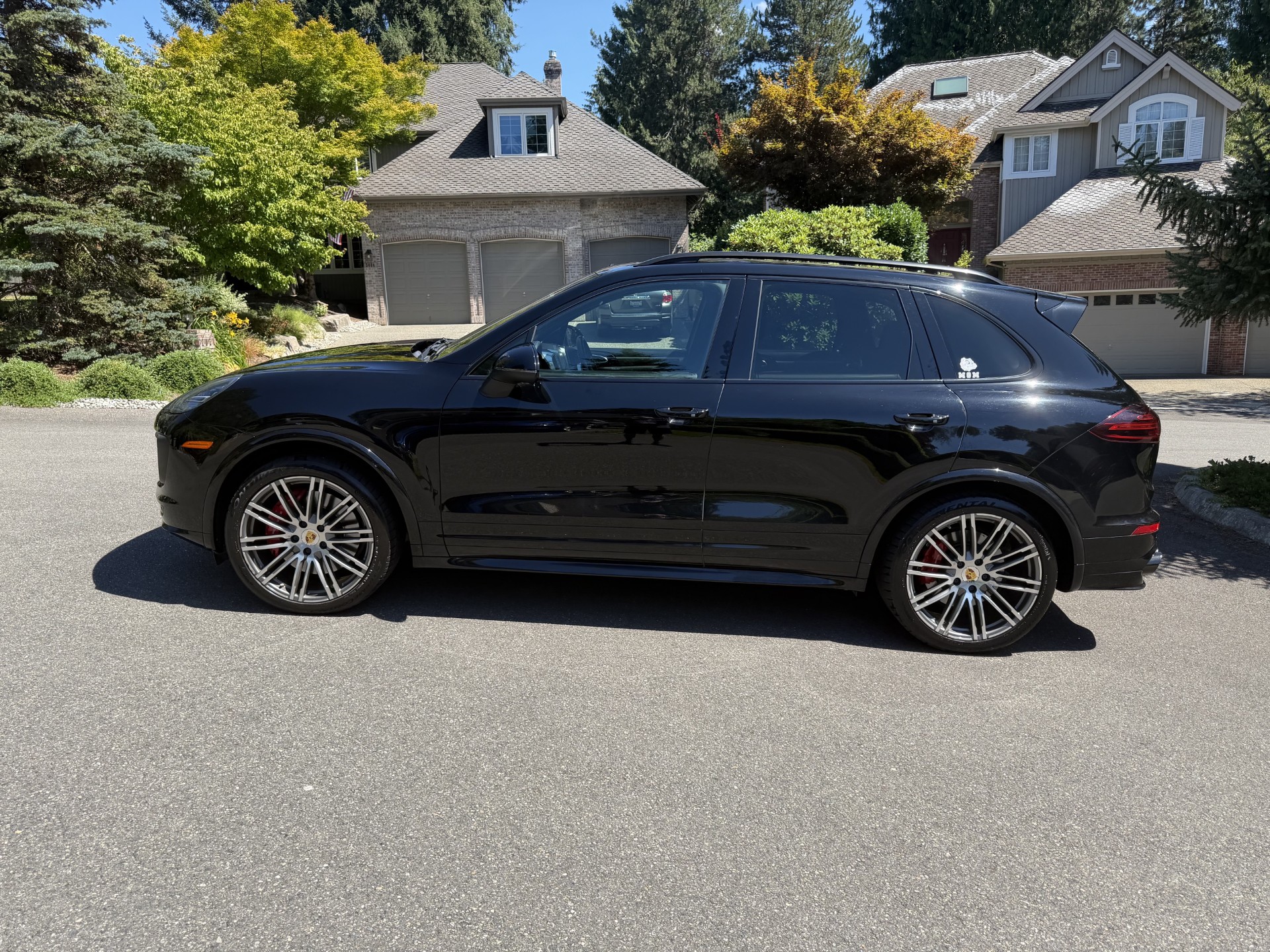 Used 2017 Porsche Cayenne GTS AWD/4WD image 4