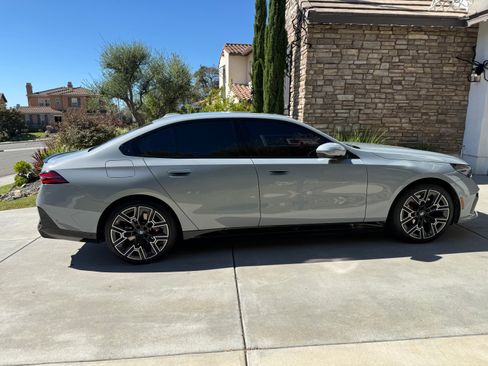 Used 2024 BMW i5 eDrive40i w/ M Sport Package image 4