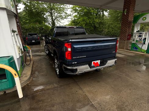 Used 2019 Chevrolet Silverado 1500 LTZ w/ LTZ Plus Package AWD/4WD image 5