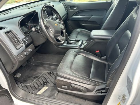 Used 2021 Chevrolet Colorado Z71 w/ Safety Package AWD/4WD image 16