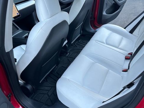Used 2022 Tesla Model 3 Long Range image 13