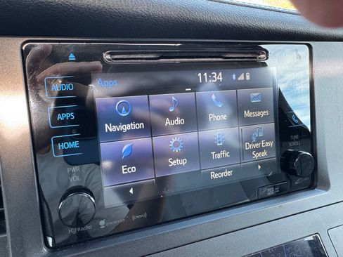 Used 2017 Toyota Sienna XLE image 26