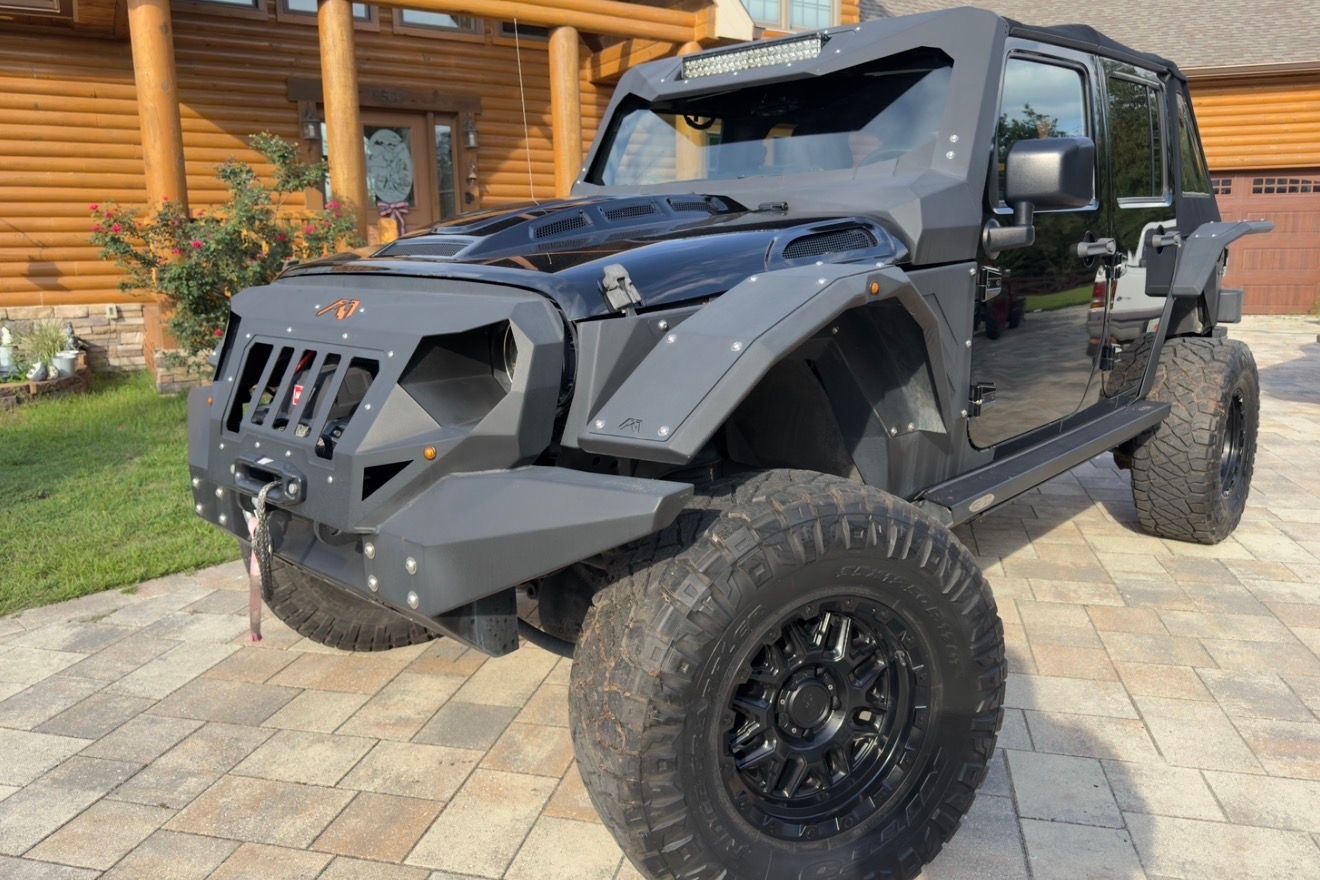 Used 2015 Jeep Wrangler Unlimited Rubicon AWD/4WD image 14