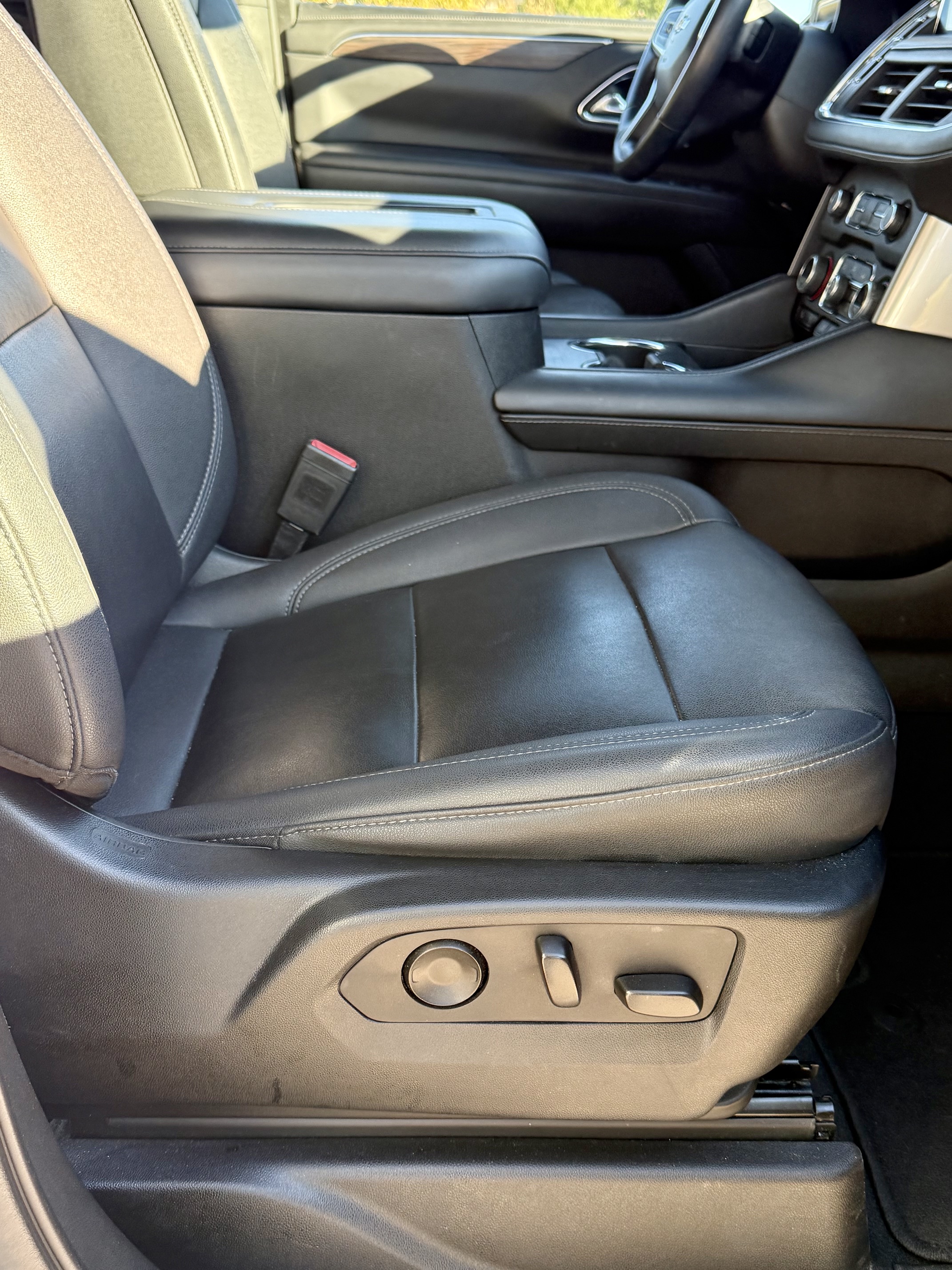 Used 2023 Chevrolet Tahoe LT AWD/4WD image 16
