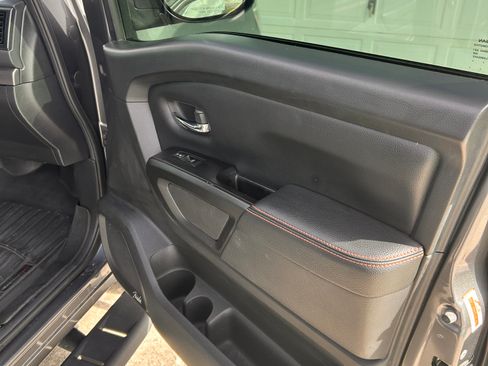 Used 2020 Nissan Titan PRO-4X w/ Pro-4x Utility Package AWD/4WD image 15