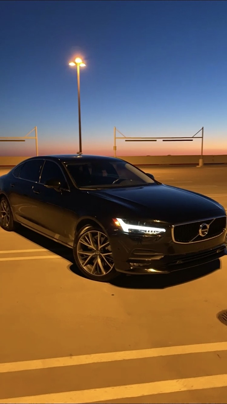 Used 2018 Volvo S90 T6 Momentum w/ Convenience Package AWD/4WD image 1