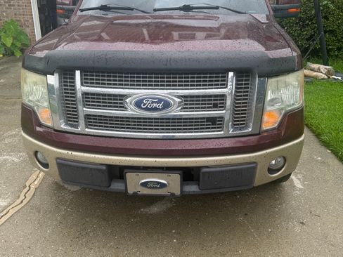 Used 2010 Ford F150 Lariat RWD image 1