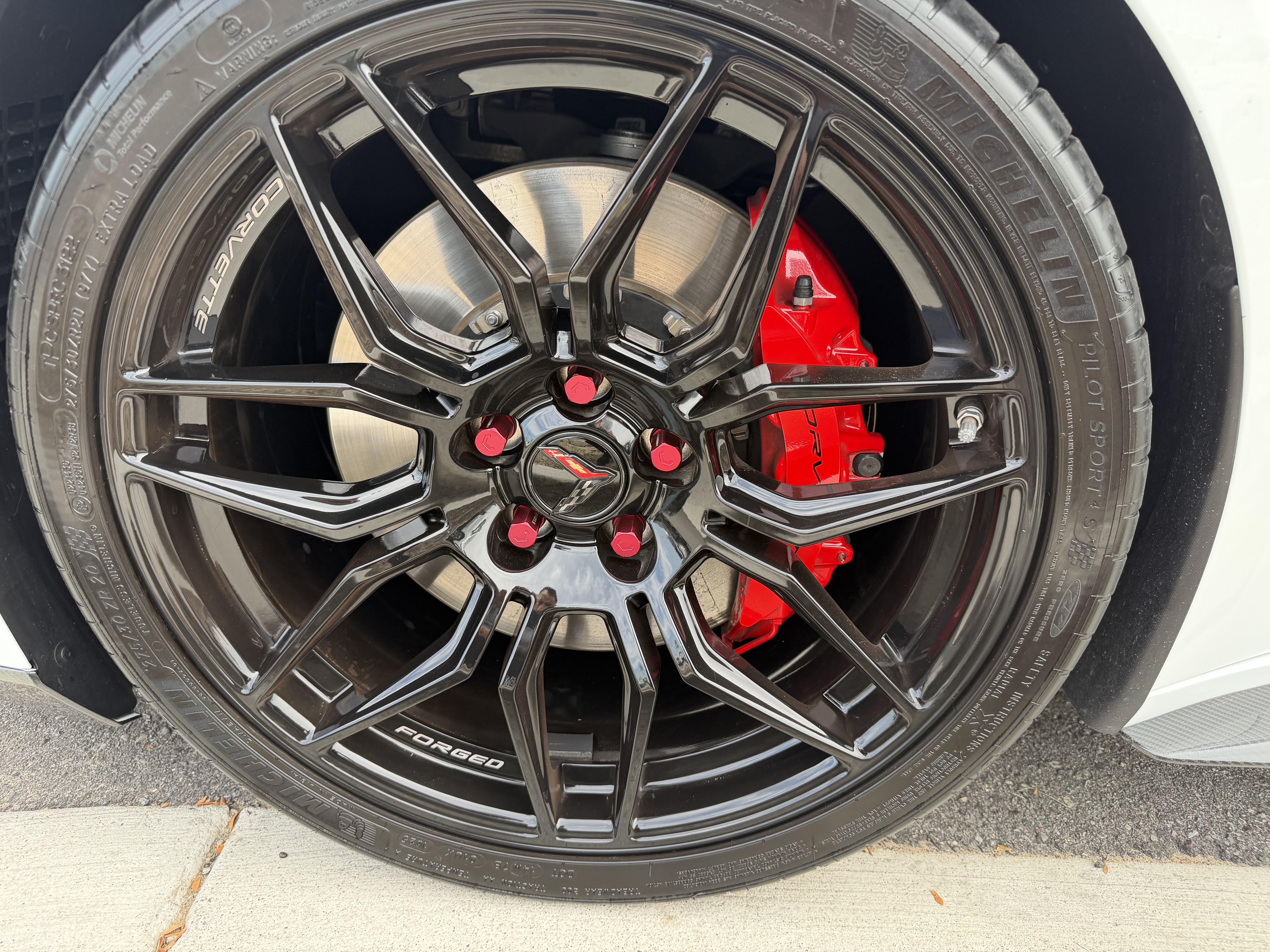 Used 2025 Chevrolet Corvette Z06 w/ Stealth Interior Trim Package RWD image 11