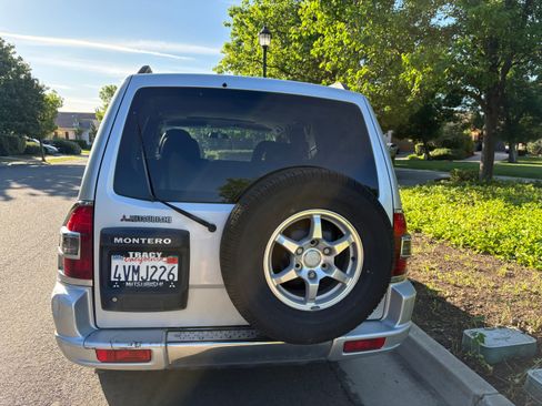 Used 2001 Mitsubishi Montero Limited image 3