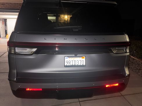 Used 2024 Lincoln Navigator L Reserve image 8