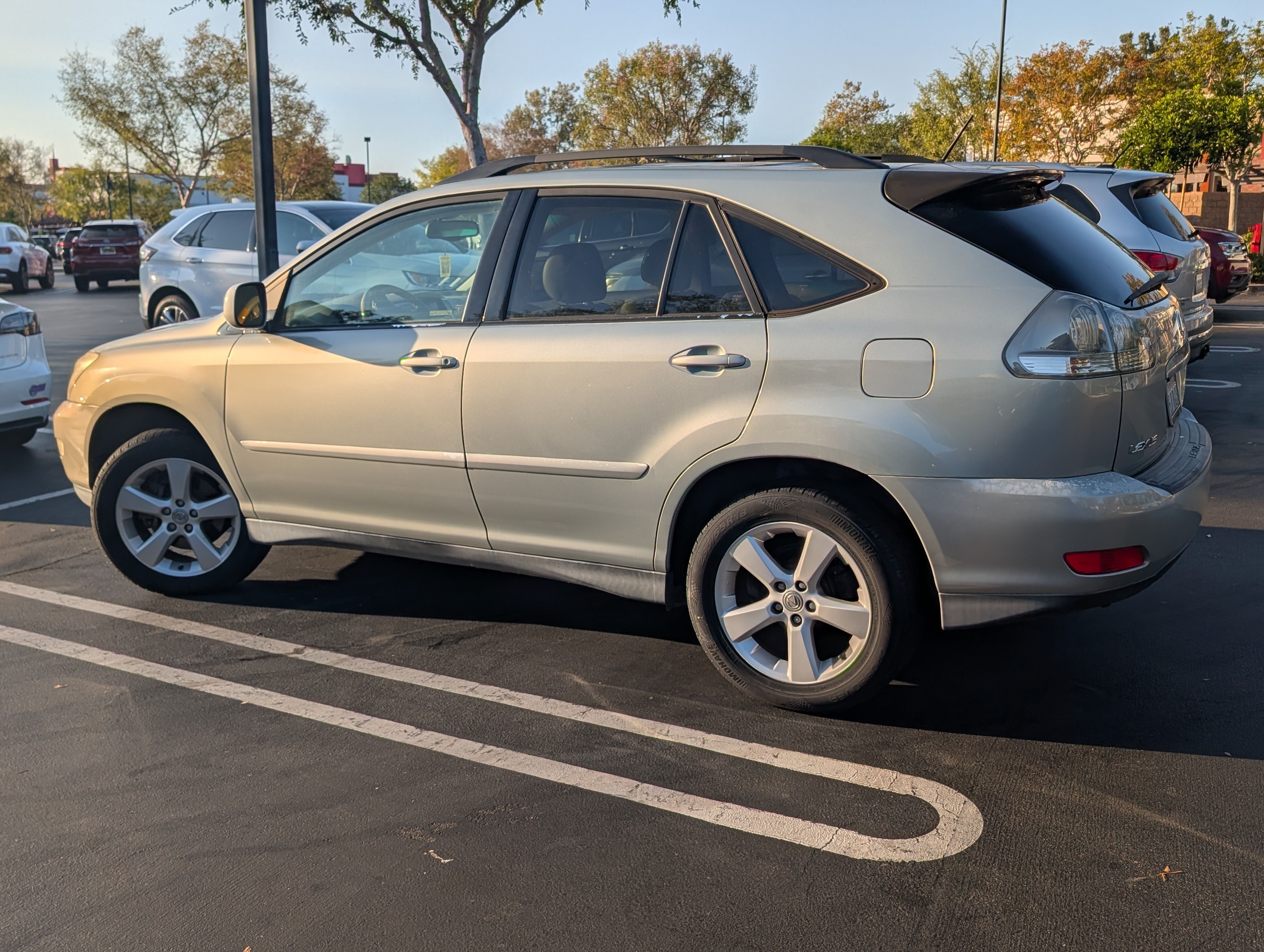 Used 2004 Lexus RX 330 FWD image 1