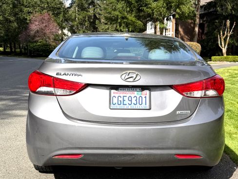 Used 2012 Hyundai Elantra Limited w/ Technology Pkg 5 image 12