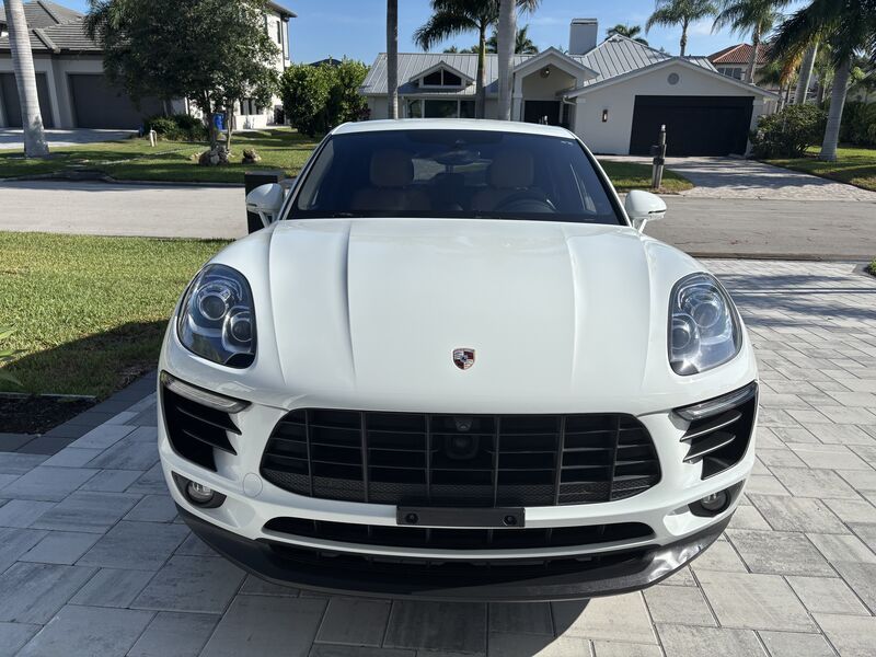 Used 2018 Porsche Macan Sport Edition AWD/4WD image 1