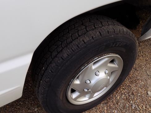 Used 2012 Ford E-250 and Econoline 250 Extended w/ Commercial Cargo Van Pkg image 21