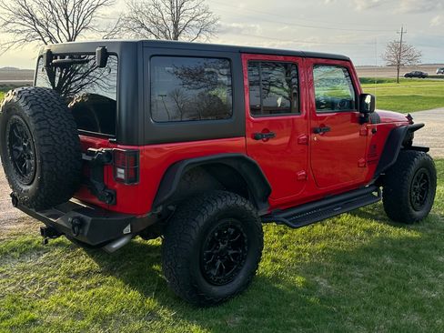 Used 2015 Jeep Wrangler Unlimited Sport w/ Quick Order Package 24S AWD/4WD image 2