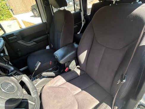 Used 2013 Jeep Wrangler Unlimited Sport w/ Connectivity Group AWD/4WD image 17