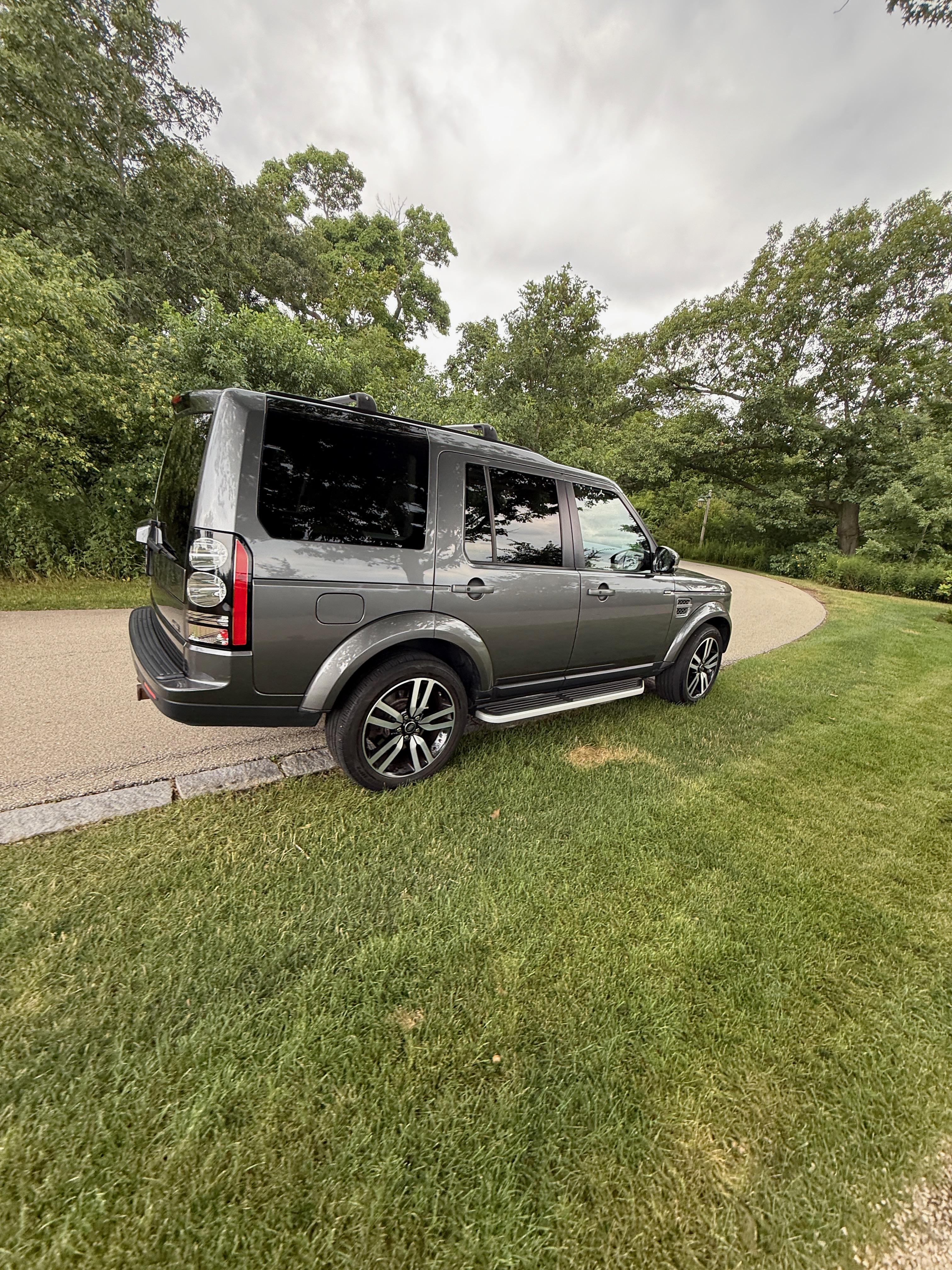 Used 2015 Land Rover LR4 HSE AWD/4WD image 15