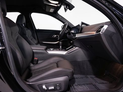 Used 2023 BMW M3 Sedan w/ Executive Package image 22