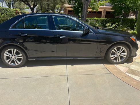 Used 2014 Mercedes-Benz E 250 BlueTEC Sedan image 12