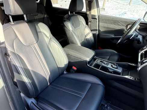 Used 2022 Kia Sorento EX w/ Panoramic Sunroof Package image 10