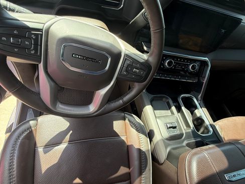 Used 2024 GMC Sierra 2500 Denali w/ Denali Reserve Package image 9