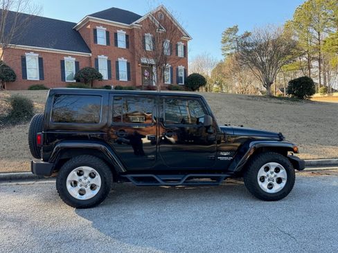 Used 2015 Jeep Wrangler Unlimited Sahara w/ Trailer Tow Group image 10