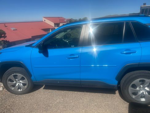 Used 2021 Toyota RAV4 LE w/ Carpet Mat Package (TMS) image 12