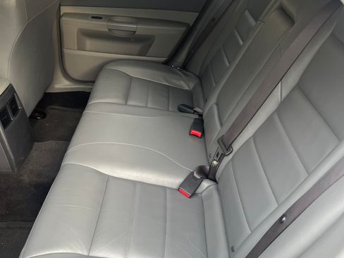 Used 2005 Dodge Magnum R/T w/ Convenience Group II RWD image 10