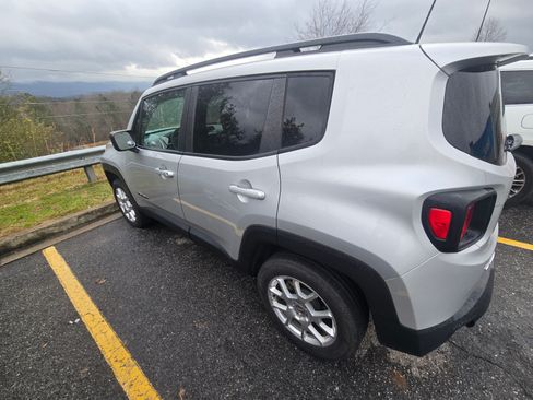 Used 2019 Jeep Renegade Sport w/ Sport Appearance Group image 4