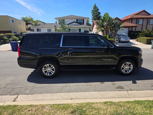 Used 2019 Chevrolet Suburban LT image 12
