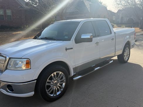 Used 2007 Lincoln Mark LT 2WD image 6