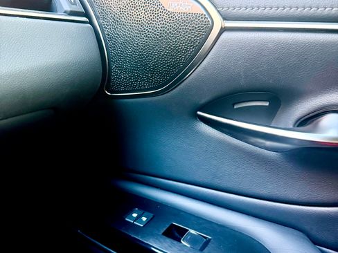 Used 2022 Lexus ES 300h Ultra Luxury w/ Accessory Package 2 FWD image 12