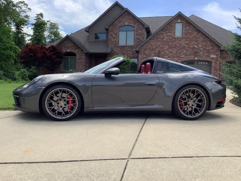 Used 2021 Porsche 911 AWD/4WD image 2
