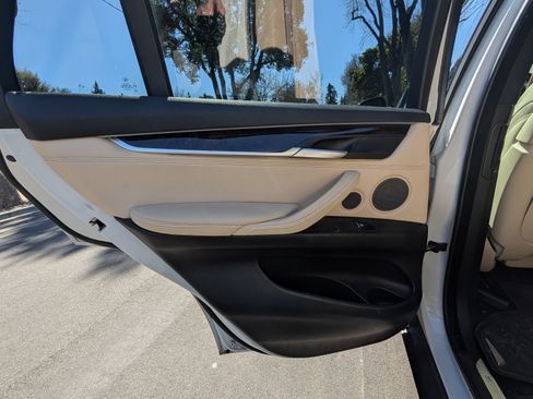 Used 2017 BMW X5 xDrive40e image 20