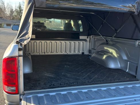 Used 2006 Dodge Ram 1500 Truck SLT image 2