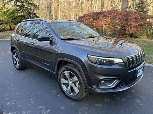 Used 2019 Jeep Cherokee Limited image 6
