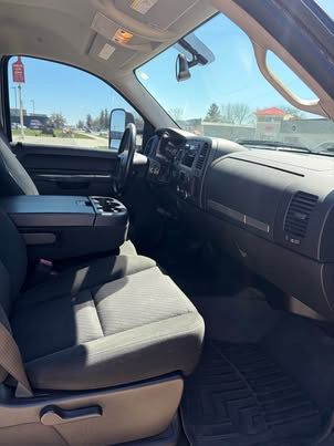 Used 2012 Chevrolet Silverado 2500 LT w/ Interior Plus Package AWD/4WD image 6