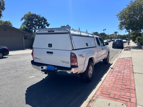Used 2006 Toyota Tacoma PreRunner w/ TRD Off-Road Pkg #1 RWD image 5