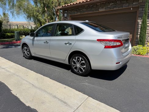 Used 2015 Nissan Sentra SV image 4