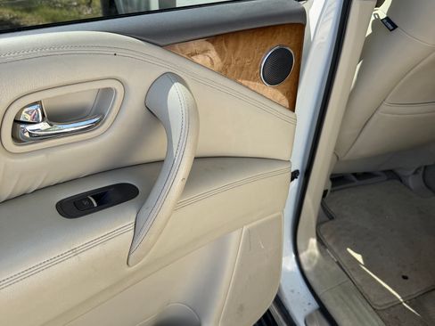 Used 2014 INFINITI QX80 2WD w/ Theater Package image 14