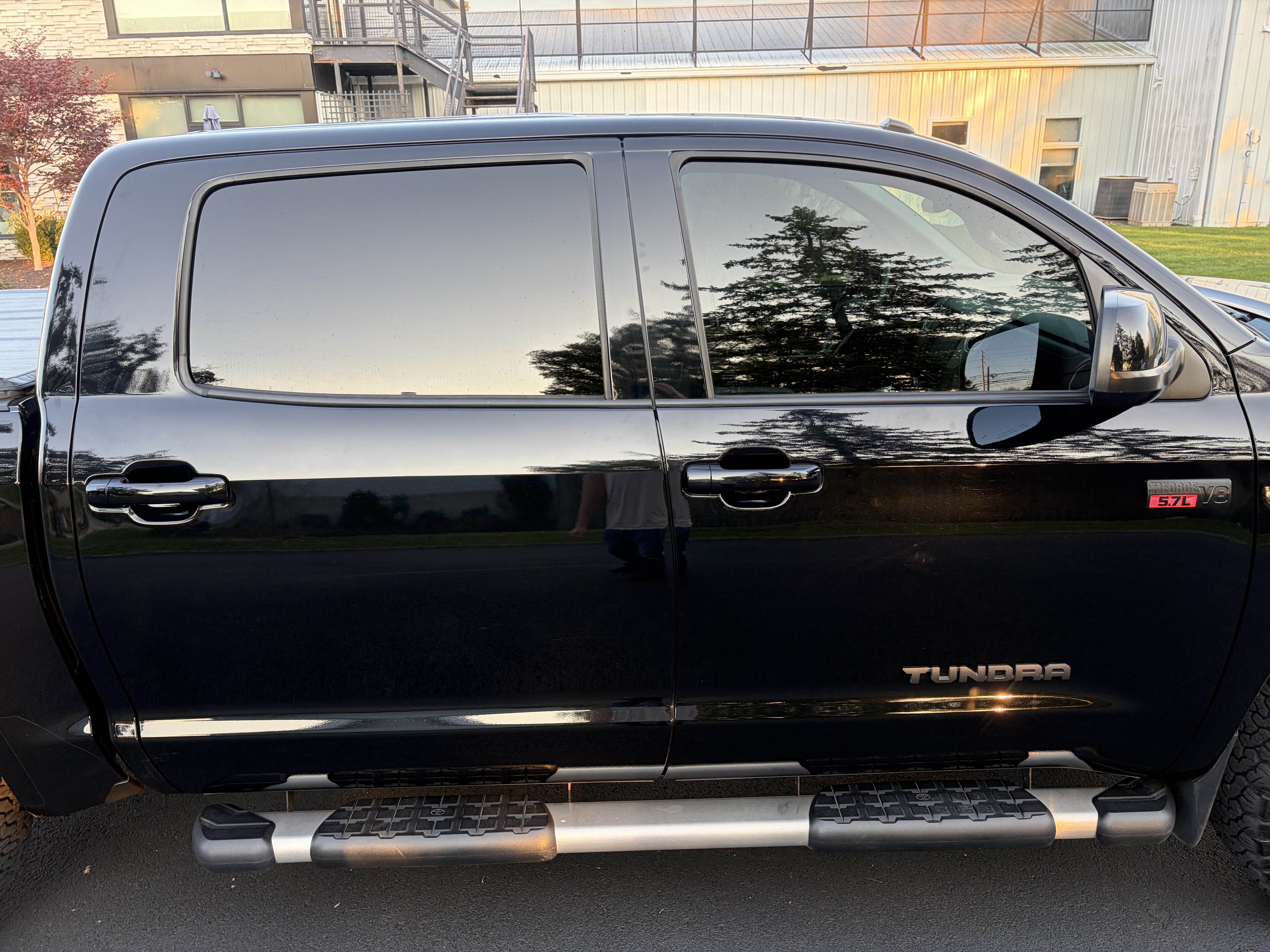 Used 2019 Toyota Tundra Limited w/ Limited Premium Package AWD/4WD image 19