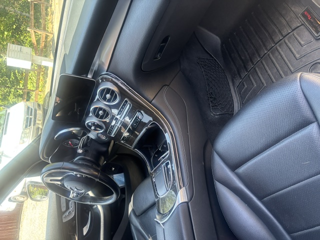 Used 2020 Mercedes-Benz GLC 300 4MATIC image 9