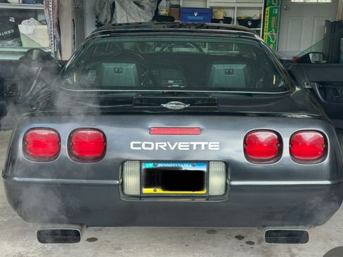 Used 1992 Chevrolet Corvette Coupe RWD image 6