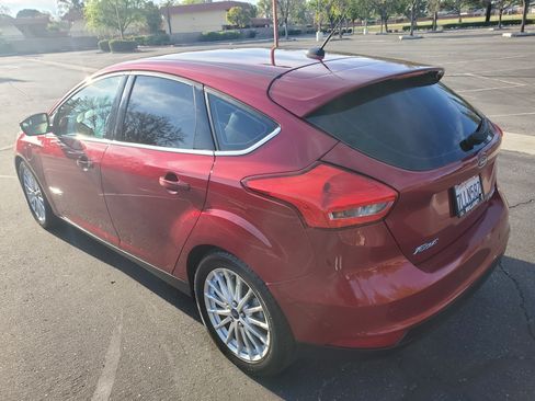 Used 2015 Ford Focus Electric Hatchback FWD image 4