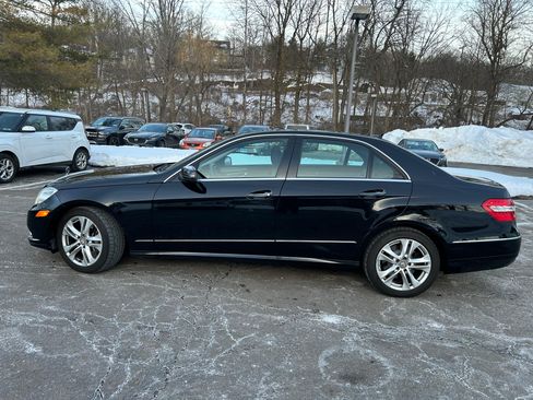 Used 2010 Mercedes-Benz E 550 4MATIC Sedan image 8