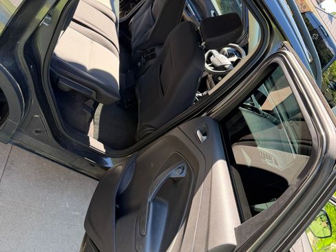 Used 2018 Ford Escape SE FWD image 14