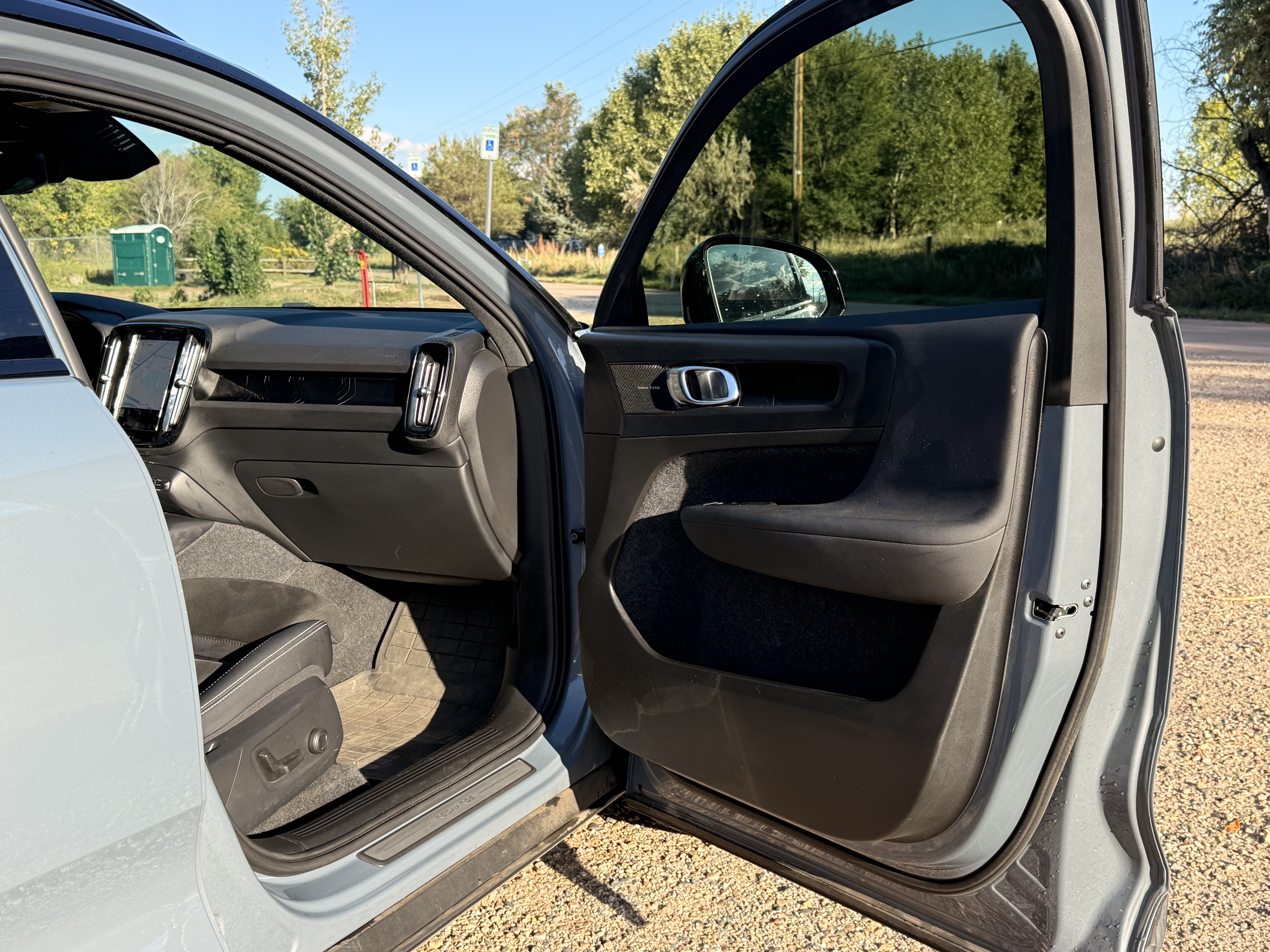 Used 2023 Volvo XC40 Recharge Ultimate w/ Protection Package Premier AWD/4WD image 13