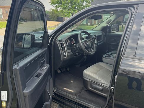 Used 2015 RAM 1500 Express w/ Black Ram 1500 Express Group AWD/4WD image 6