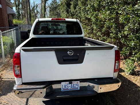 Used 2016 Nissan Frontier S image 5